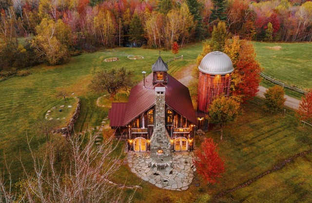 Cadre en bois personnalisé Grange et Silo maison, 250 acres, Treehouse, 15 min à Stowe.