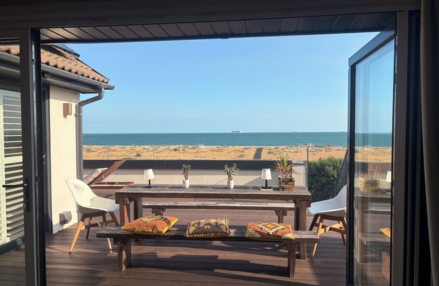 Stunning Beach House beautiful sea-view large indoor swimming pool and a hot tub