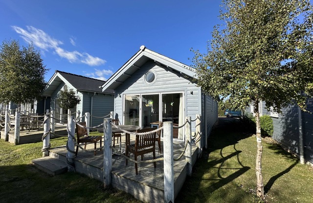 Stunning Beach House - Sleeping 4 in 2 Bedrooms - Pool and Beach Access Included.