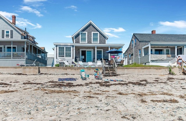 STUNNING BEACHSIDE LISTING DIRECTLY ON WELLS BEACH: RELAXING: 8/23-8/30 NOW OPEN