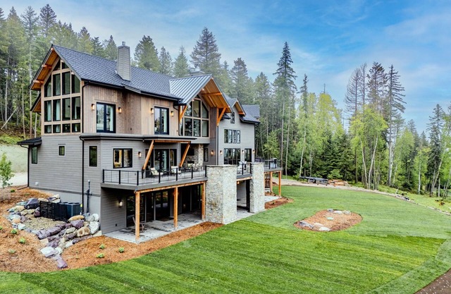 Stunning Big Mountain Retreat - Game Room, Private Hot Tub, Private Setting | 7 Bed, 6.5 Bath