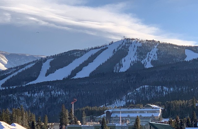 Superbe tout nouveau condo de luxe avec vue sur les pistes au coeur de WP