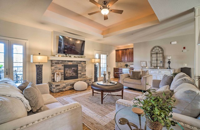 Stunning Branson Villa w/ On-Site Golf Access