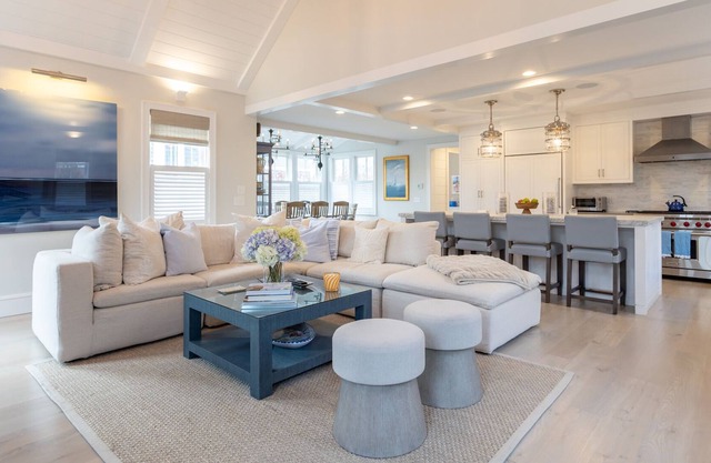 Stunning Brant Point 4 Bedroom Luxury Home