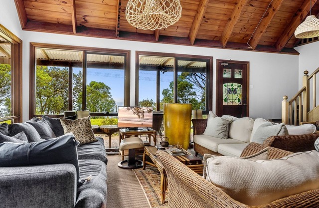 Stunning Cabin Retreat By The Sea