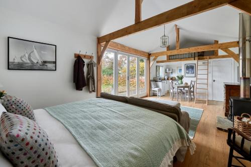 Stunning Cabin with incredible views near Goodwood