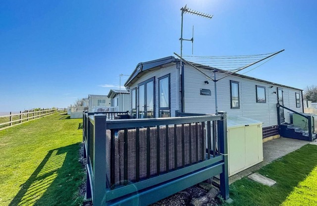 Caravane Platinum avec un parc de vacances FULL SEA VIEW Broadland Sands ref 20285