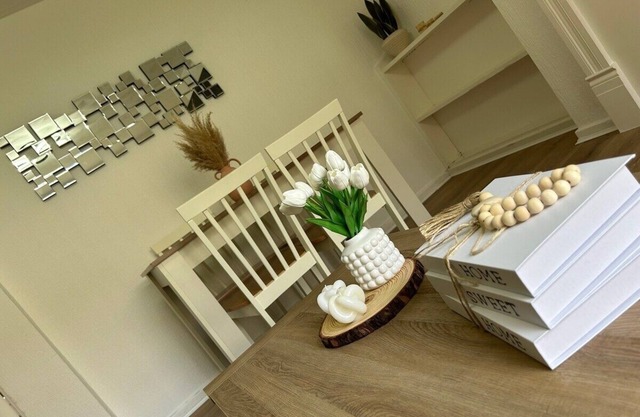 Stunning Cardiff Abode - private garden sleeps 6