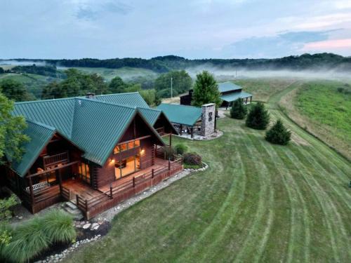 Stunning Cedar Log Home with Panoramic Views - Hot Tub - Game Bar & Theatre Rooms