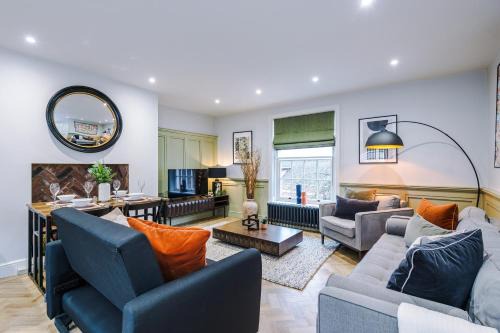 Stunning Central York Apartments - Sleep 18