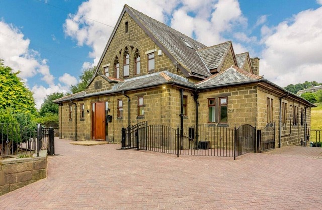 Stunning Chapel, Haworth Yorkshire Hot Tub for 6, Celebration House Superb Views