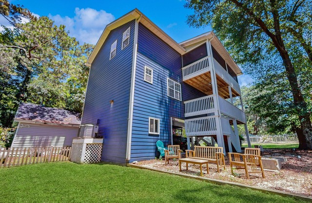 Stunning coastal home with private patio and close to beach attractions