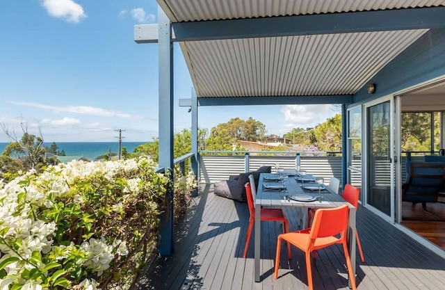 Stunning Coastal Home Views 1 Hour From Sydney
