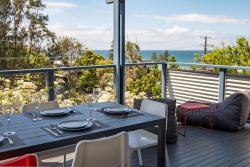 Stunning Coastal Home Views 1 Hour From Sydney