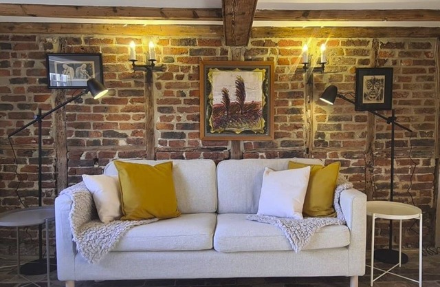 Stunning Cottage in rural Kent, close to sea