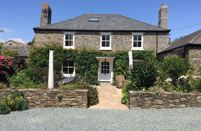 Superbe maison de campagne avec piscine chauffée, jardins, emplacement rural près de la plage
