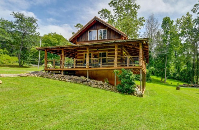 Stunning Creekside Cosby Cabin with Deck and Fire Pit!