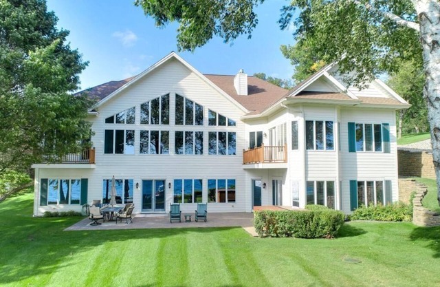 Superbe chalet exécutif sur le lac Koronis