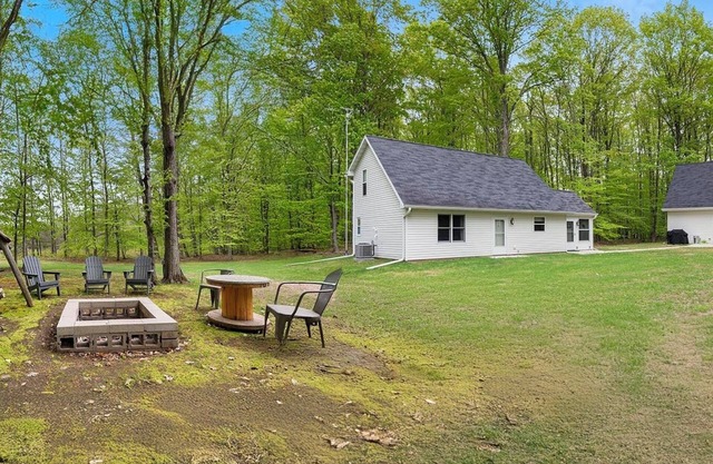 Amazing Family Cabin near Wheeler Lake! Close to beach, UTV an Snowmobile trails