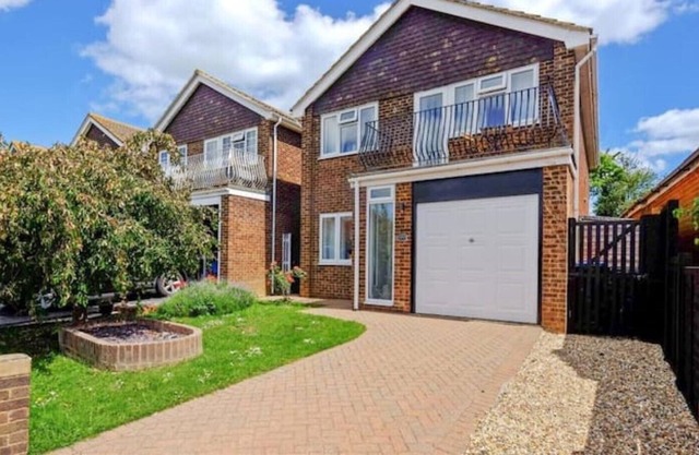 Stunning Family Home, Within Walking Distance to Herne Bay Beach