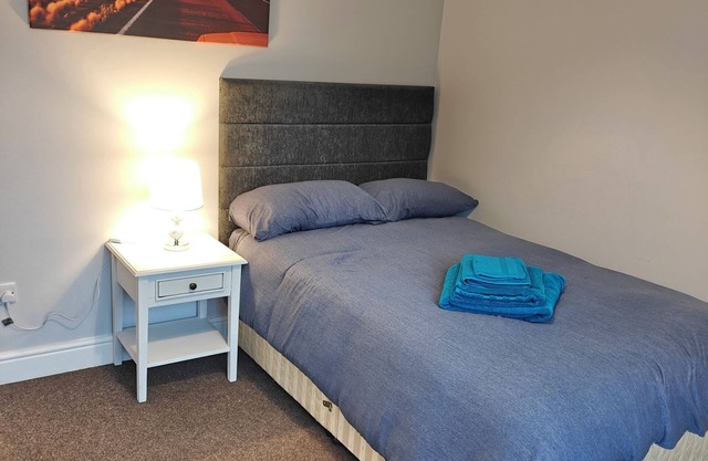 Stunning first floor studio flat near Heathrow