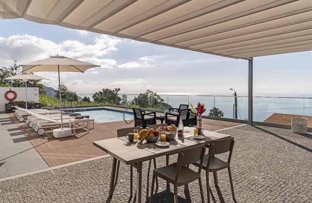 Stunning Funchal Villa | 3 Bedrooms | Vila da Portada | Panoramic Sea Views | Recently Refurbished