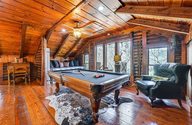 Stunning Georgia Cabin w/ Private Hot Tub & Views