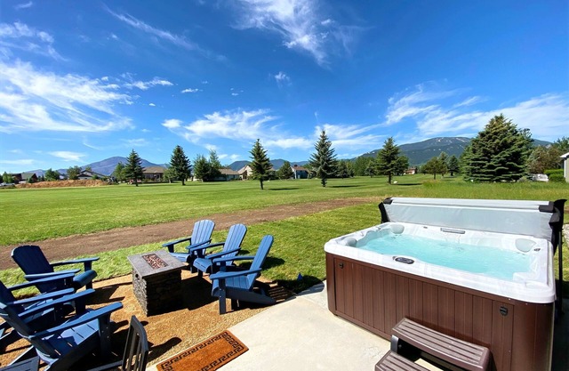 Stunning Golf Course Home with Hot Tub and Spectacular Mountain Views