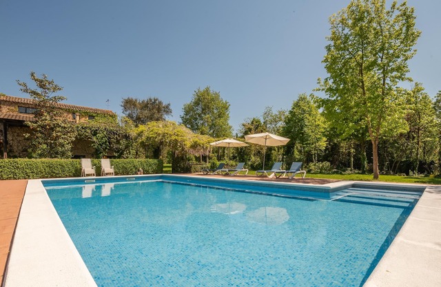Superbe maison avec jacuzzi, sauna, grand jardin et piscine dans un cadre rural