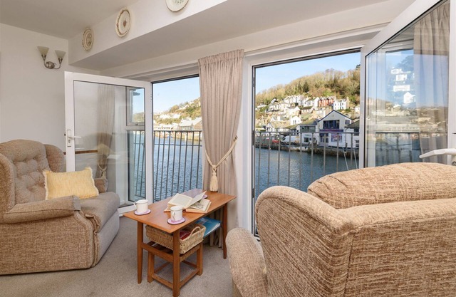 Stunning harbour views with a bright, spacious living area.