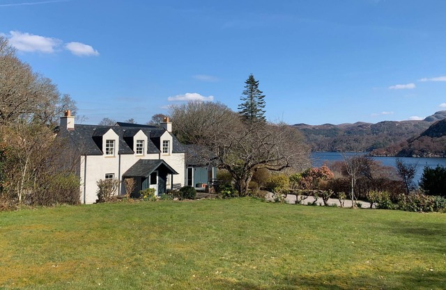Stunning Highland hideaway with amazing sea and mountain views