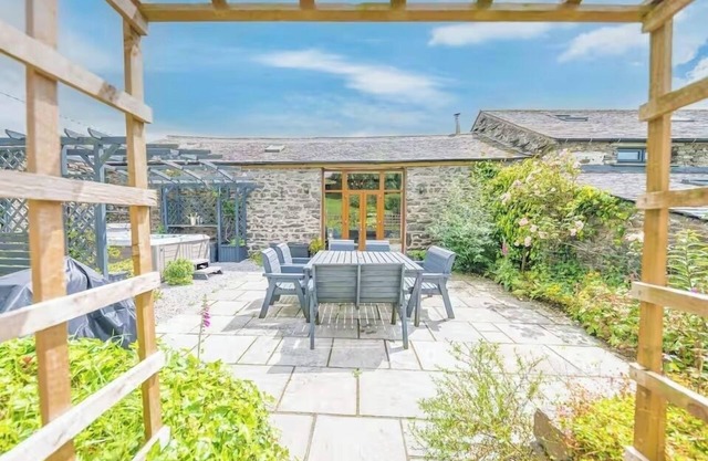 Conversion StunningBarn avec un hottub