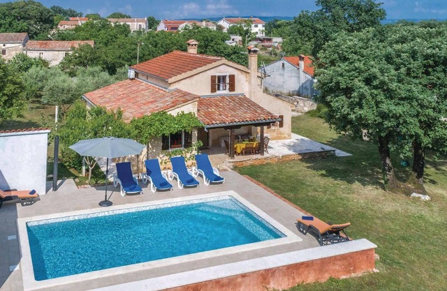 Superbe maison de 3 chambres à Barban