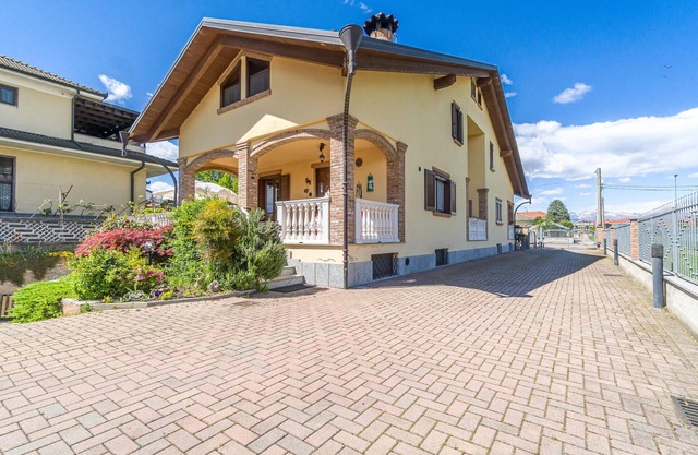 Superbe maison à Bosconero avec cuisine