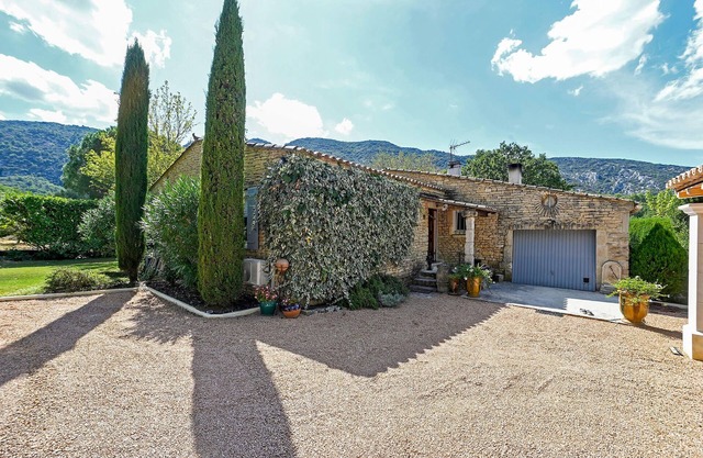 Superbe maison à Maubec avec WiFi
