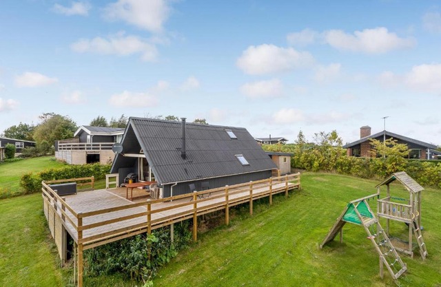 Stunning Home In Roslev With Wifi