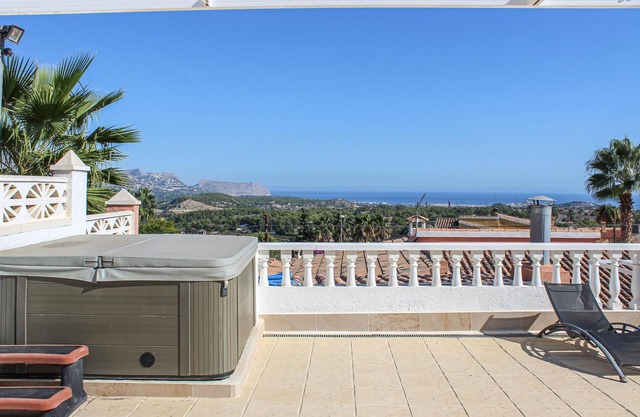 Superbe maison à Tosal avec jacuzzi