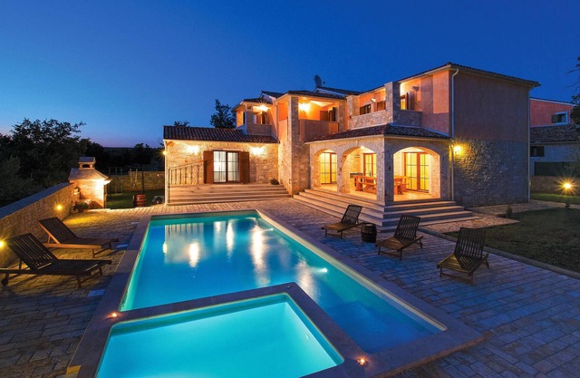 Belle maison à Vodnjan avec jacuzzi
