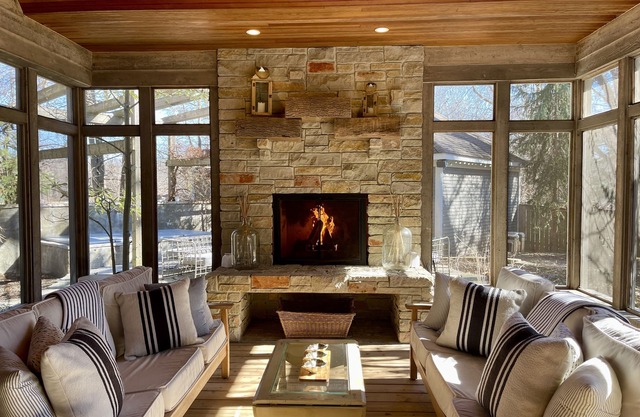 STONES THROW - Amazing Five Bedroom All Ensuite ~ Parfait pour une escapade en couple!