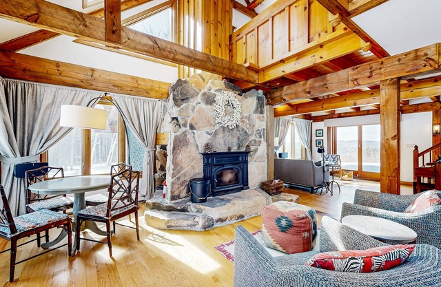 Superbe maison avec vue sur le réservoir Moore et véranda privée