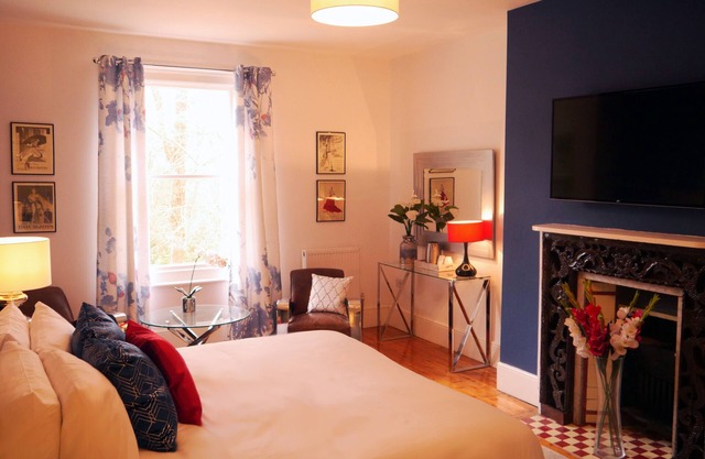Stunning House | Full of character| Middle of Nature| Fully Serviced |Sleeps 25