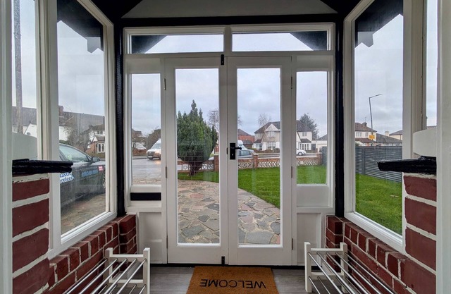 Charming Flat Near Attractions in Bexleyheath