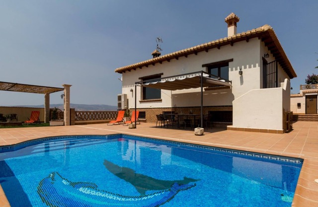 Superbe maison avec vue, piscine et terrasse