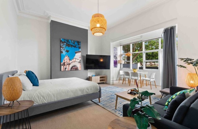 Stunning Huge Studio & Sunny terrace with Parking