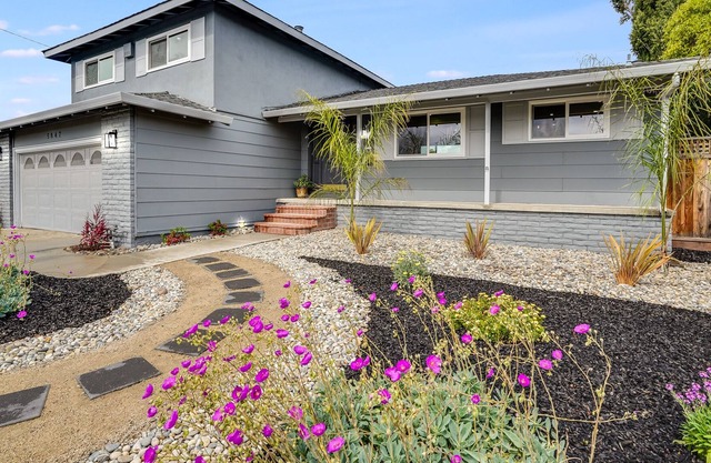 Stunning interior design, Extensively Remodeled