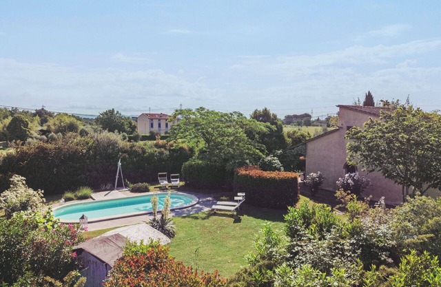 Belle maison de vacances privée pour 6 personnes avec WIFI, piscine privée, TV et terrasse