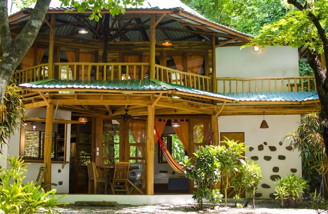 Superbe cabane dans la jungle à quelques pas de la plage
