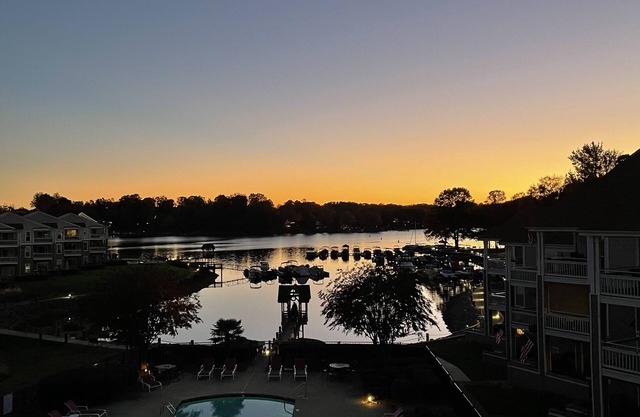 Stunning Lake Front Condo with Pool