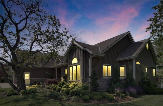 Stunning Lake House - 200' of Lakefront & Private Beach