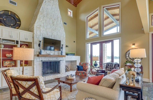 Stunning Lake Livingston Vacation Rental w/ Patio